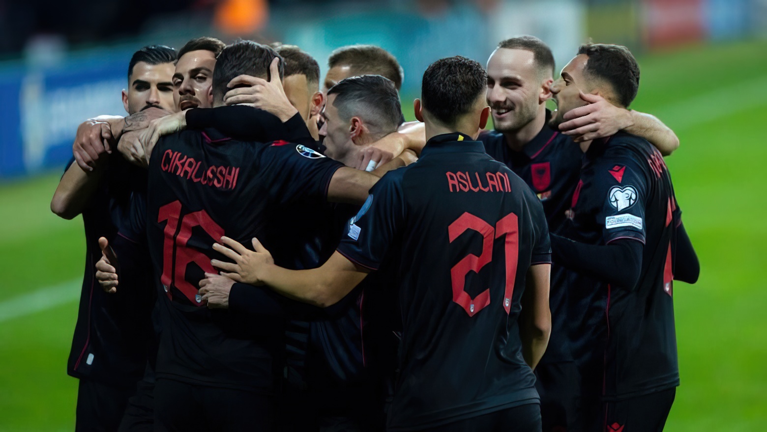 UEFA nuk i lejoi fanellën kuqezi  Shqipëria kundër Polonisë do të luajë me uniformën e  fatit 