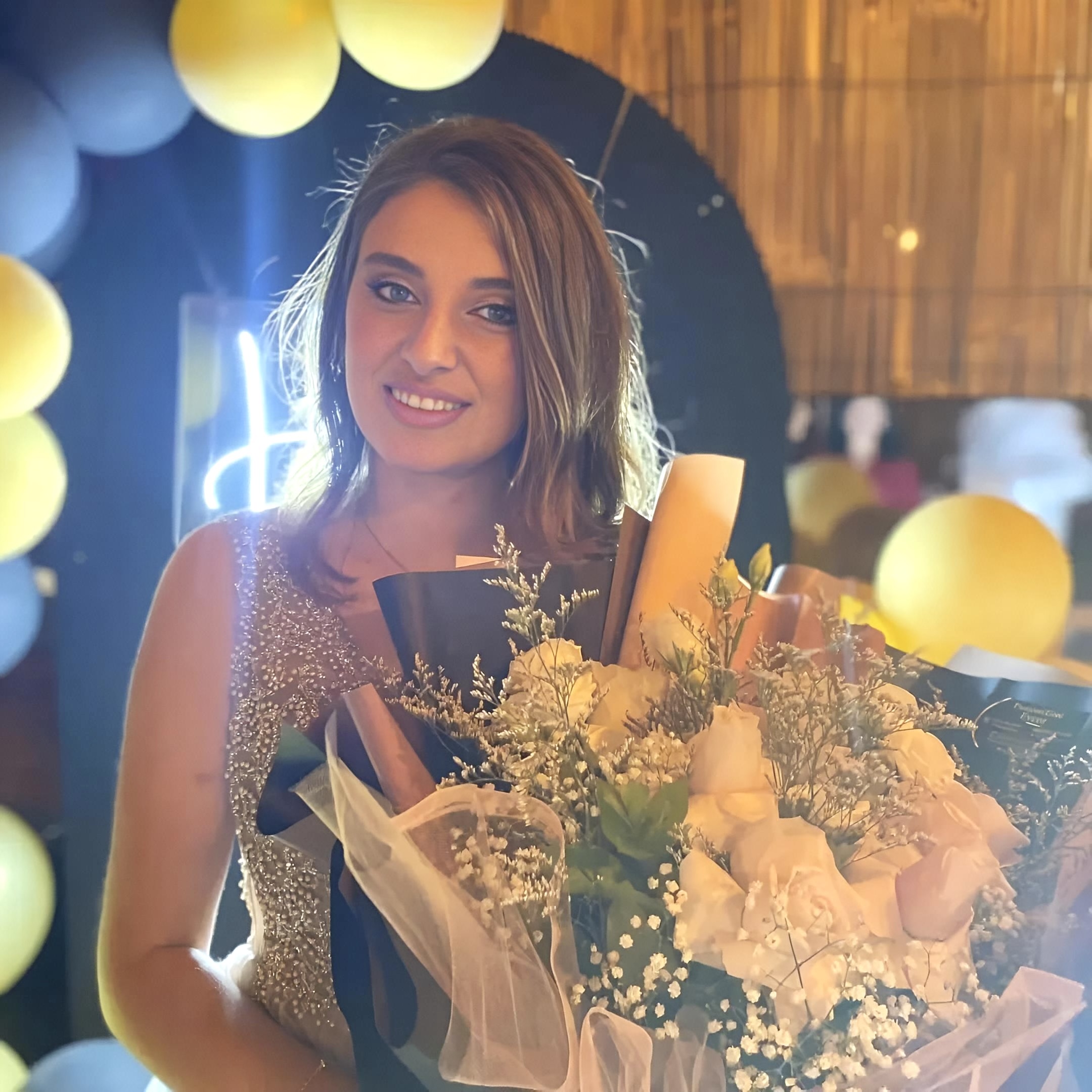 20 vjeçarja shqiptare humb jetën pas rënies nga pallati