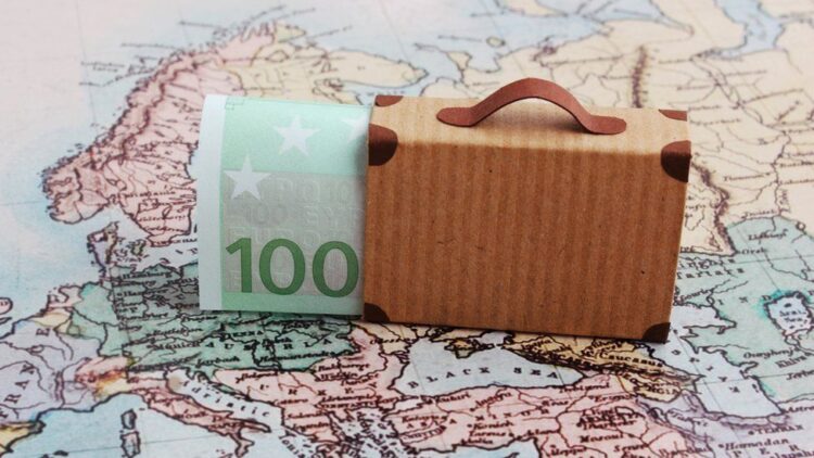 Të ardhurat nga emigrantët arrijnë rekordin e 1.1 miliardë eurove në 2025-n