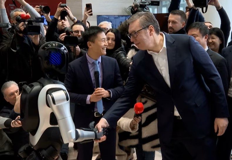 Serbia do t i bëjë ballë luftës me robotë të armatosur kinezë