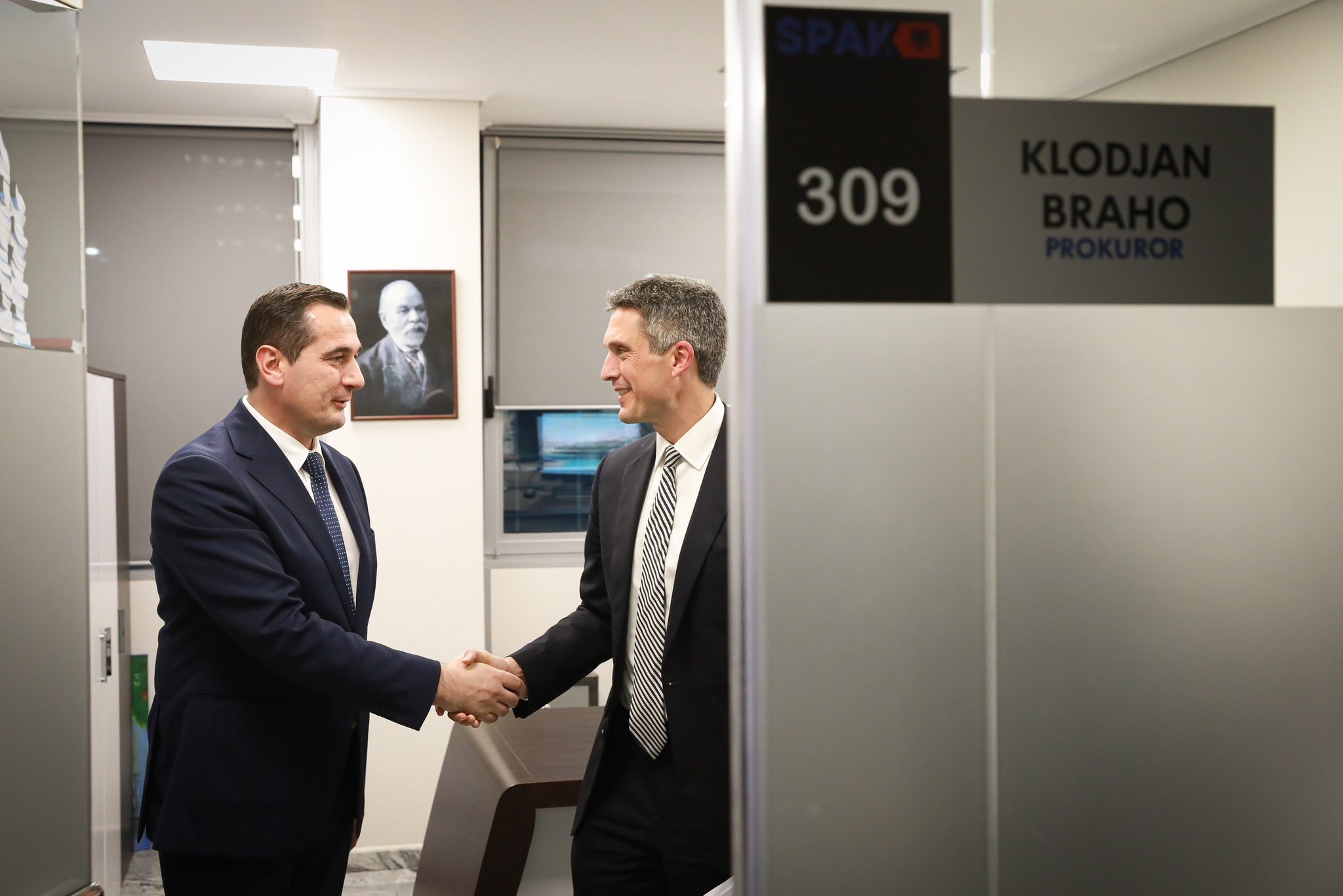 Raporti i SPAK  Sfidë korrupsioni në nivele të larta  krimi dhe pastrimi i parave në kulla