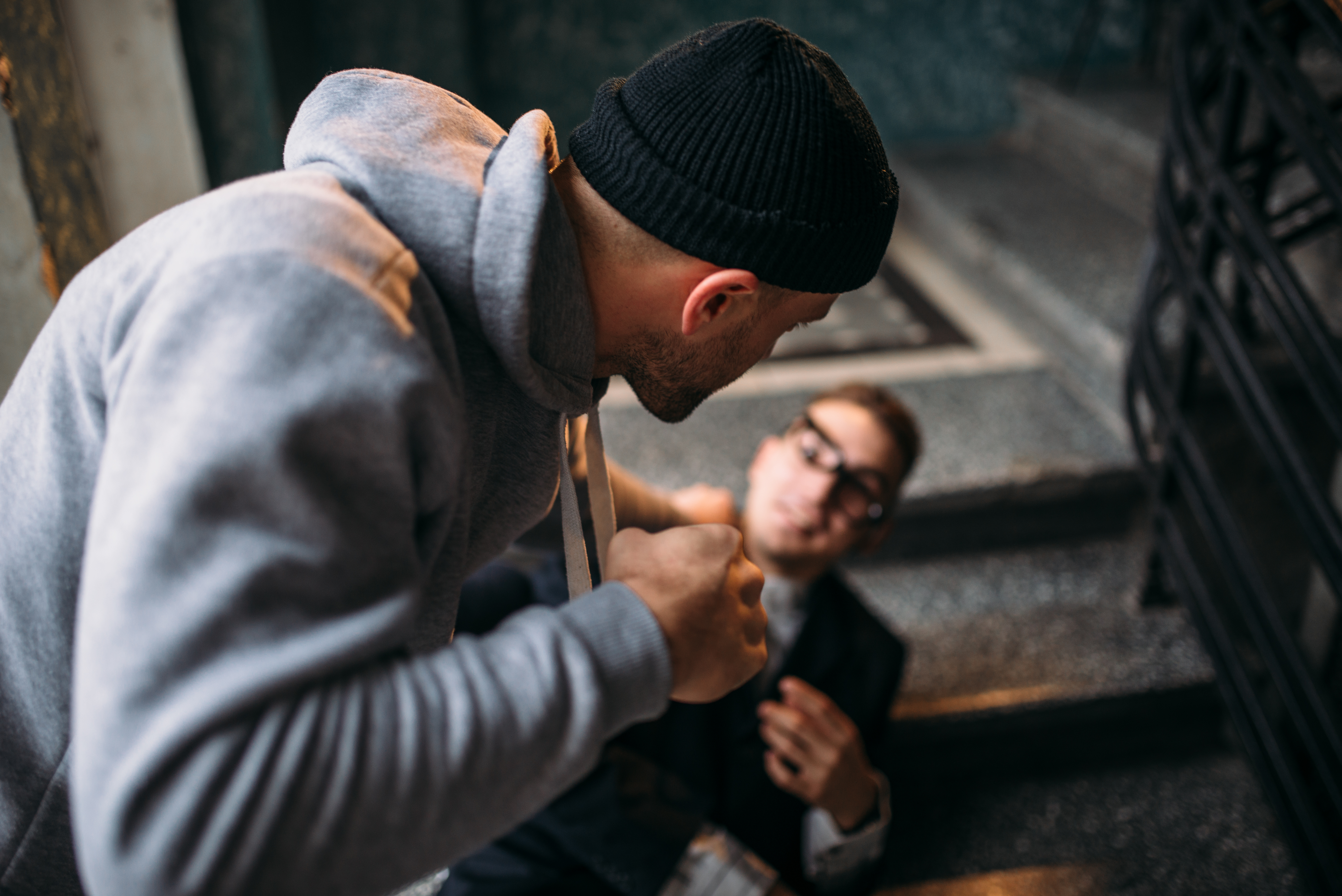 “Nëse nuk më jep paratë, do të të rrah”, kërcënoi për muaj një 14-vjeçar, në pranga i riu shqiptar në Itali