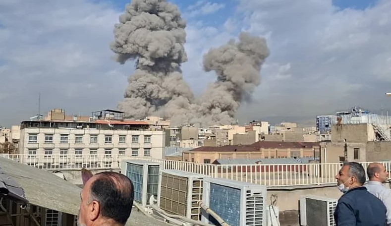 Irani godet kompleksin qeveritar izraelit në Tel Aviv  rritet tensioni