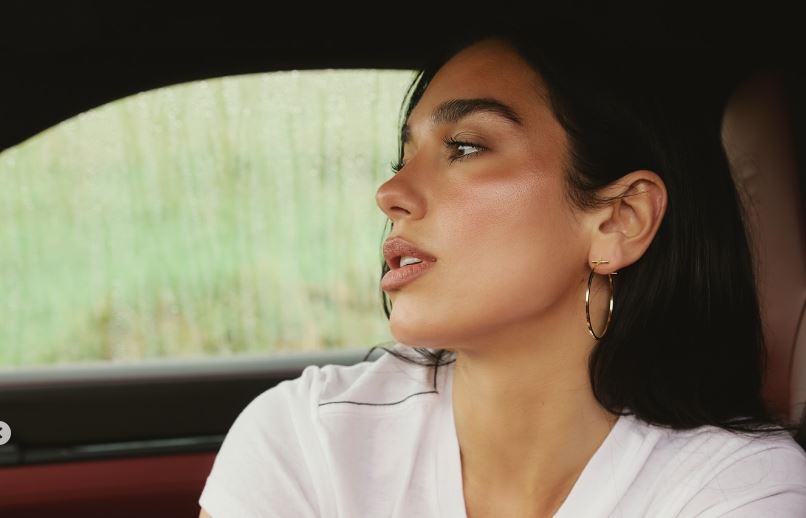 Dua Lipa e pandalshme, shënon suksesin e radhës