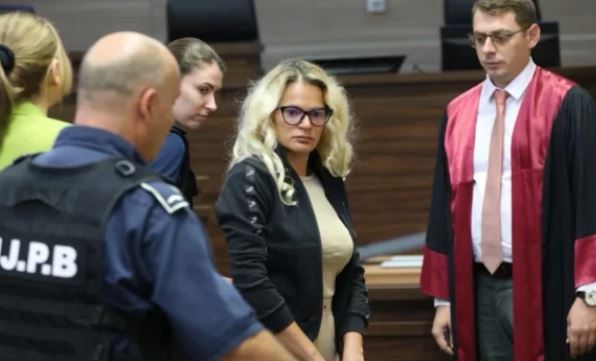 Zbulohet mesazhi i koduar i gruas që spiunonte për BIA-n, kështu e falënderonin për punën në Kosovë