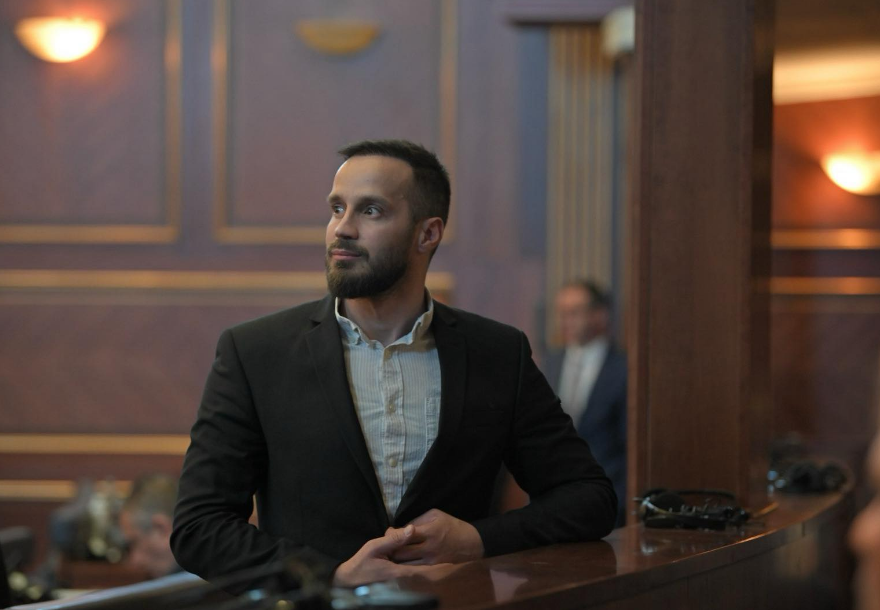 Deputeti Fatos Geci shpreson në dënim me burgim të përjetshëm për Hashim Thaçin