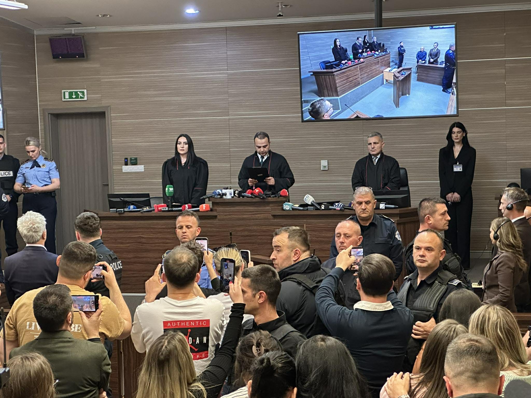 Burgim i përjetshëm për dy terroristët e Banjskës, 30 vite burg për të tretin