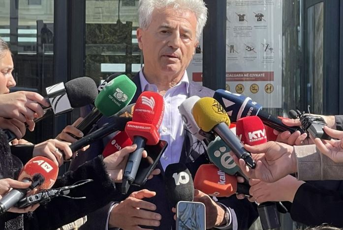 Koci: Serbia s’mund të ecë drejt BE-së pa i dorëzuar të dyshuarit për rastin “Banjska”