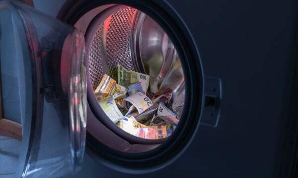 Tiranë, Prishtinë e Zvicër: Si funksionoi shpëlarja e parave të kokainës?