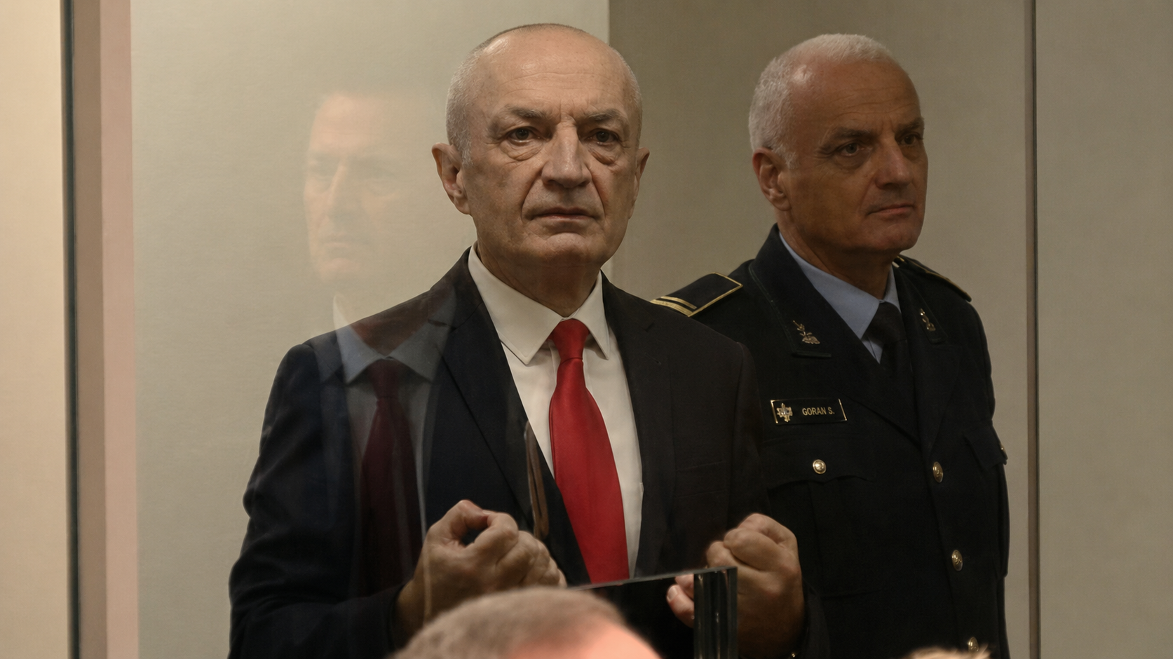 Nis gjyqi në themel  Meta shfaqet në publik pas dy vitesh burg