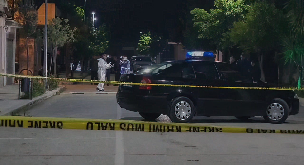 Vrasja në Memaliaj që përfshiu 7 persona  30 vjeçari qëlloi dhe më pas u vra  i plagosuri u la në derën e spitalit