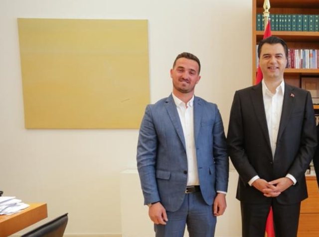 Socialisti që u bë demokrat emërohet drejtori i ri i burgut të Durrësit