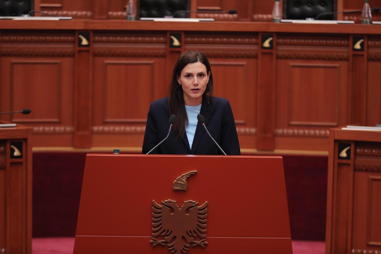 Ekonomi socialistësh, Bora ngatërron rritjen ekonomike me PBB-në