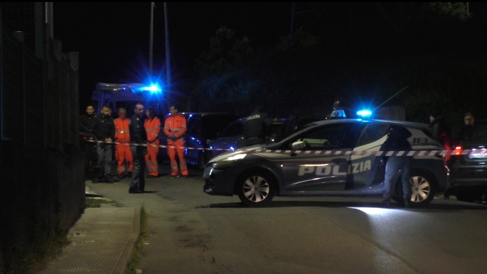 Tragjedi në Itali  gruaja hidhet nga dritarja me tre fëmijët  mbijeton vetëm vajza 5 vjeçare