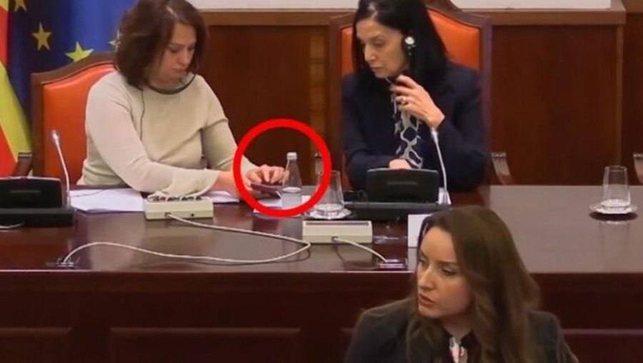 Gjuha shqipe  ndez  Kuvendin e Maqedonisë së Veriut  deputetja shqiptare bllokon seancën