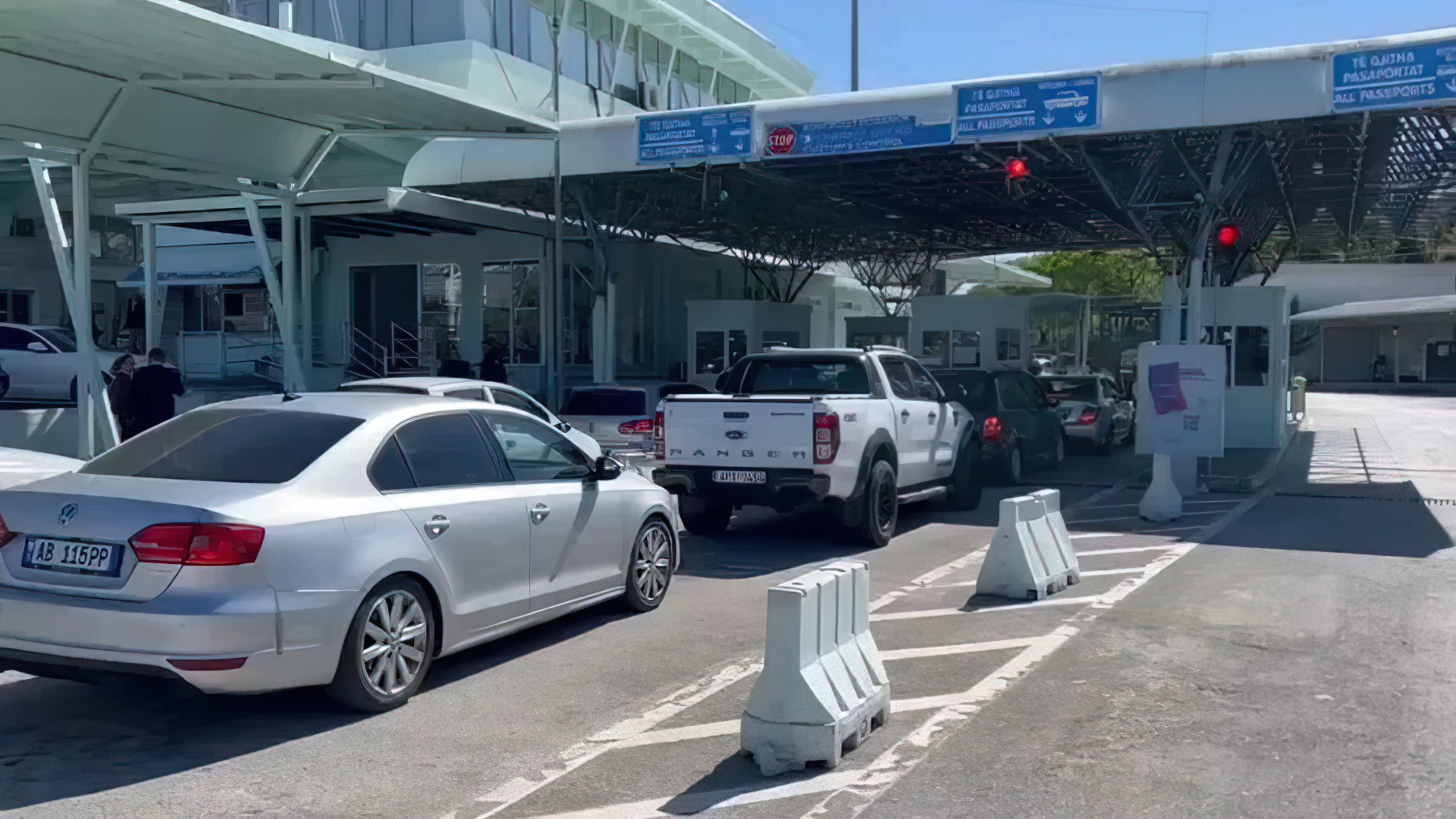 Fluksi i Pashkëve rëndon Kakavijën  kontrollet e reja në palën greke zgjasin pritjen