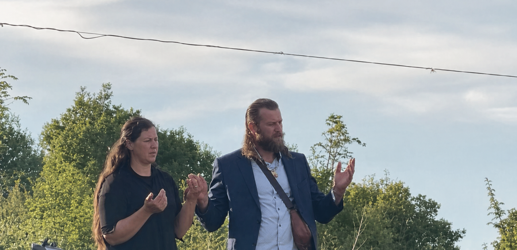 Një ditë para atentatit  çifti Mujeci organizoi festën e harmonisë fetare