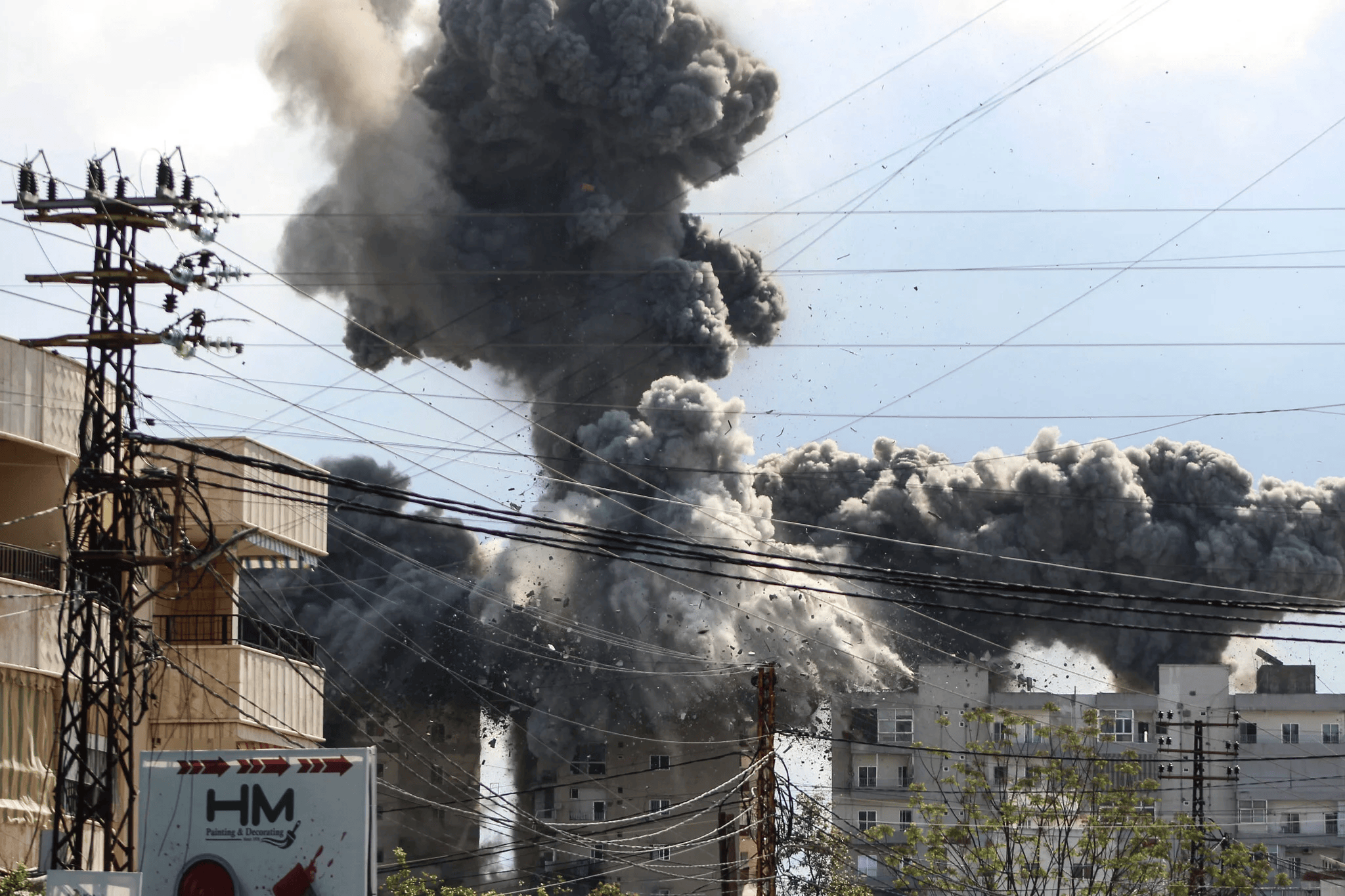 Bilanc tragjik në Liban: Shkon në 303 numri i viktimave nga bombardimet izraelite