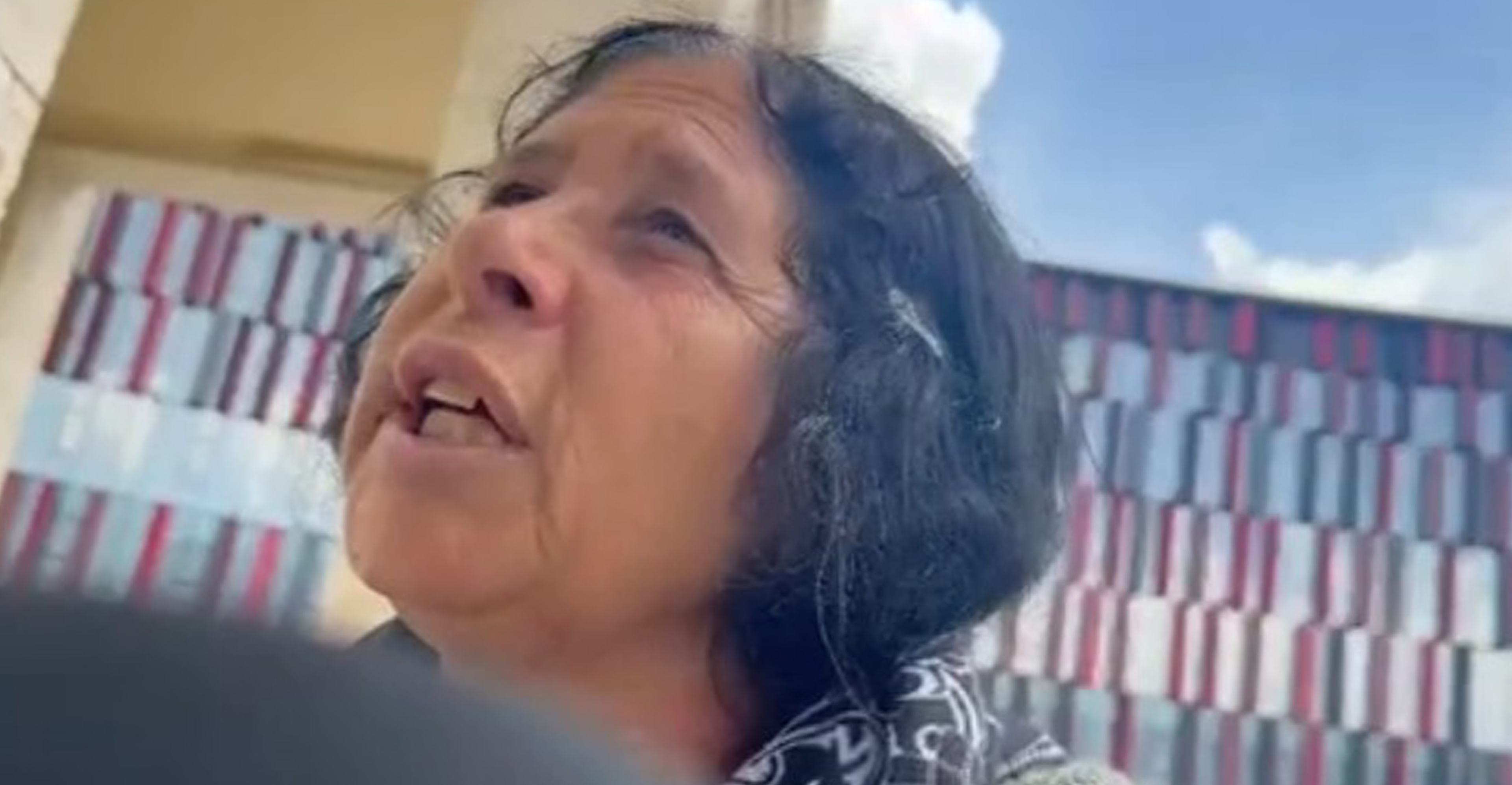  Fallxhoret  në mes të Tiranës  mashtrojnë vajzat dhe ju marrin paratë