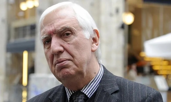 Vuçiç  Më thonin se nëna ime ishte  k rvë  dhe shkonte me një shqiptar