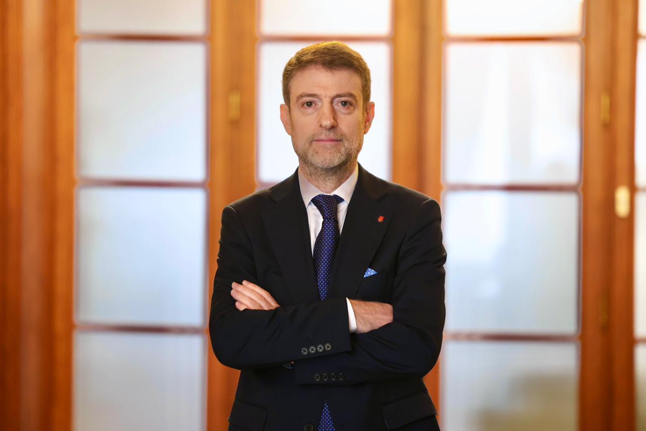 Ministri i Jashtëm Hoxha fyen shqiptarët e Maqedonisë  Çfarë thonë ata idiotë 