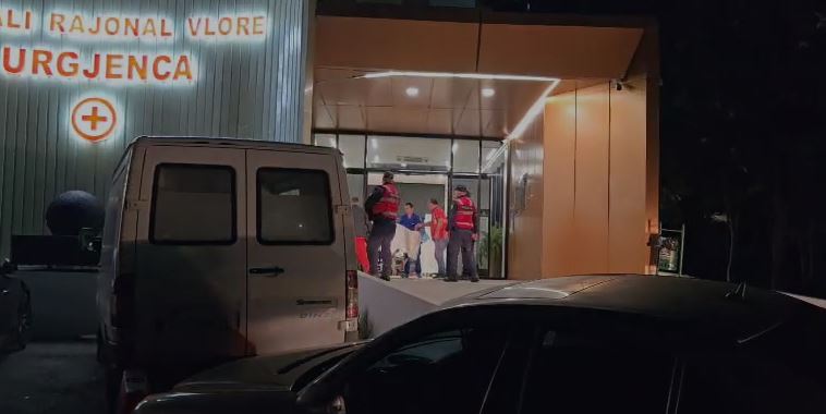 Nami në Vlorë  I riu telefonon Policinë për 1 Prill  Hajdeni se vrava mamanë 