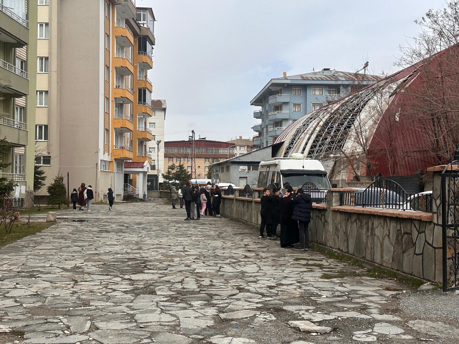Tërmeti me magnitudë 5.2 ballë godet Turqinë