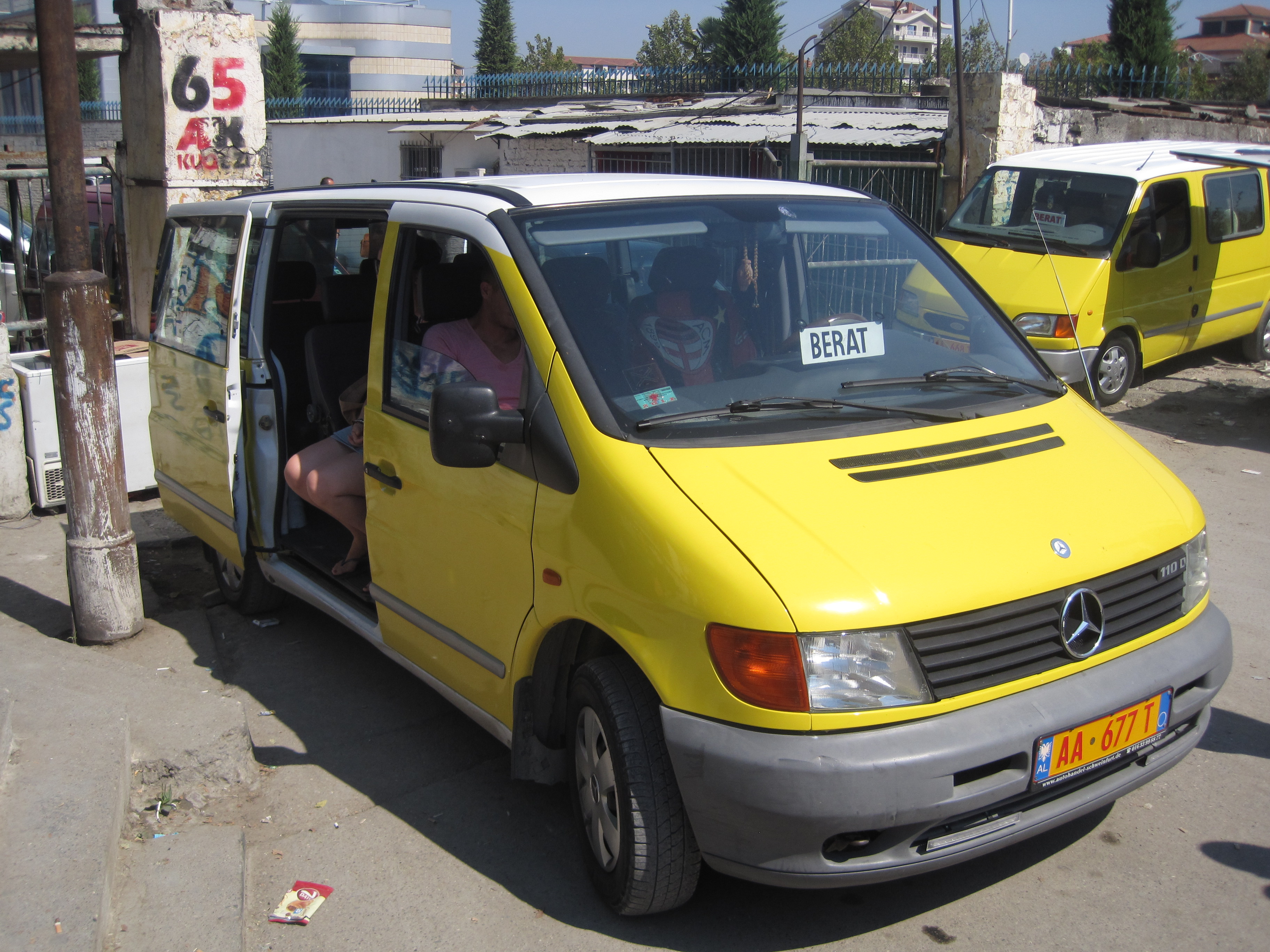Rritet çmimi i biletës Berat Tiranë  qytetarët denoncojnë abuzimet dhe mungesën e kontrolleve