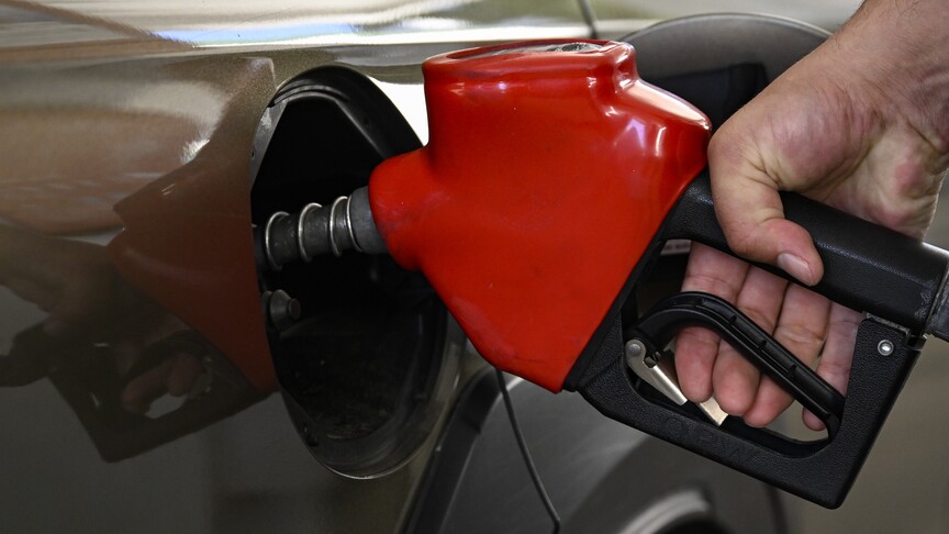 Çmimet e naftës rriten para afatit të Trump për marrëveshjen me Iranin