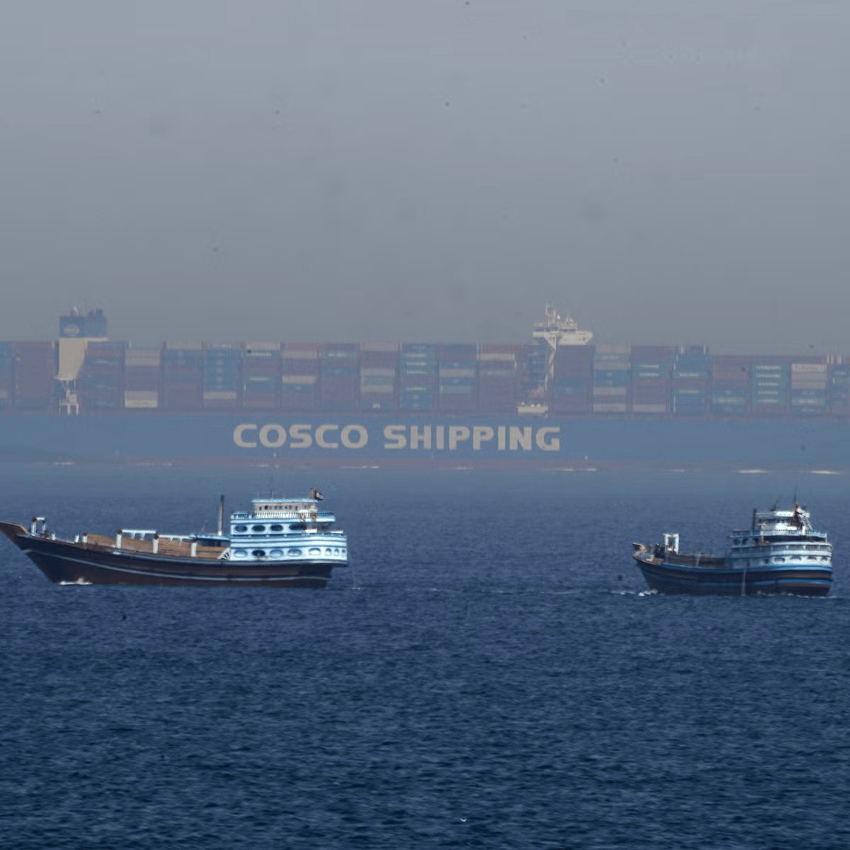 Irani ‘godet’ dollarin: Kush kalon në Hormuz duhet të paguajë me monedhën tonë!