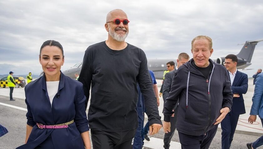 BBC për Aeroportin e Vlorës  Si mund të ndërtohet një pistë në terren të përmbytur 