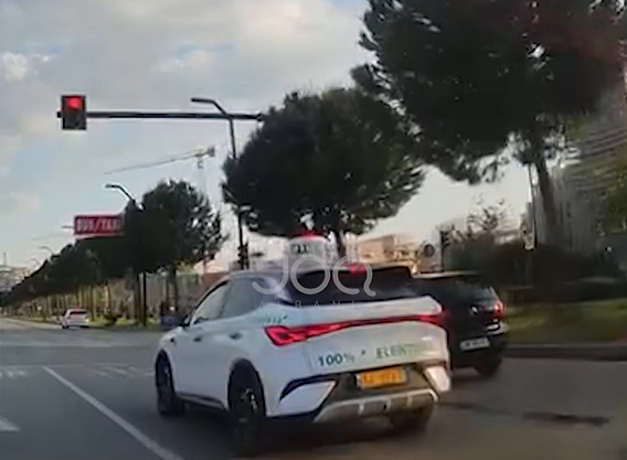 I paduruari me Golf futet me të kuqe dhe rrezikon qytetarët