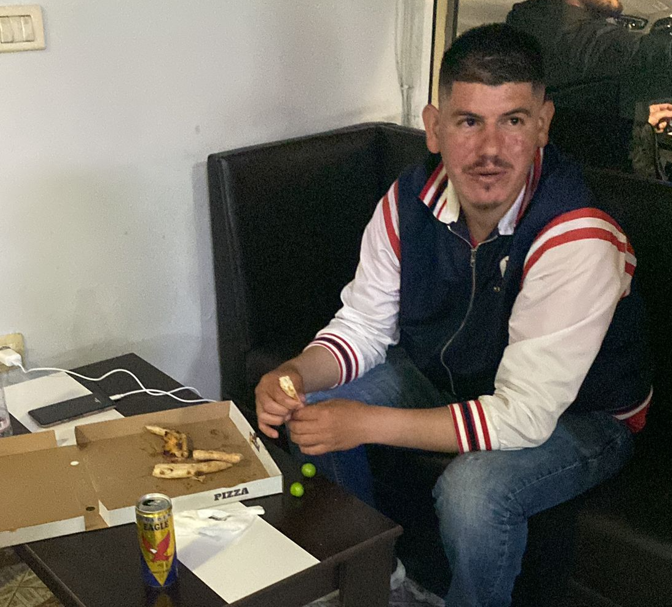 I riu nga Kosova endet në Kavajë  kërkon ndihmë për t u kthyer në Pejë