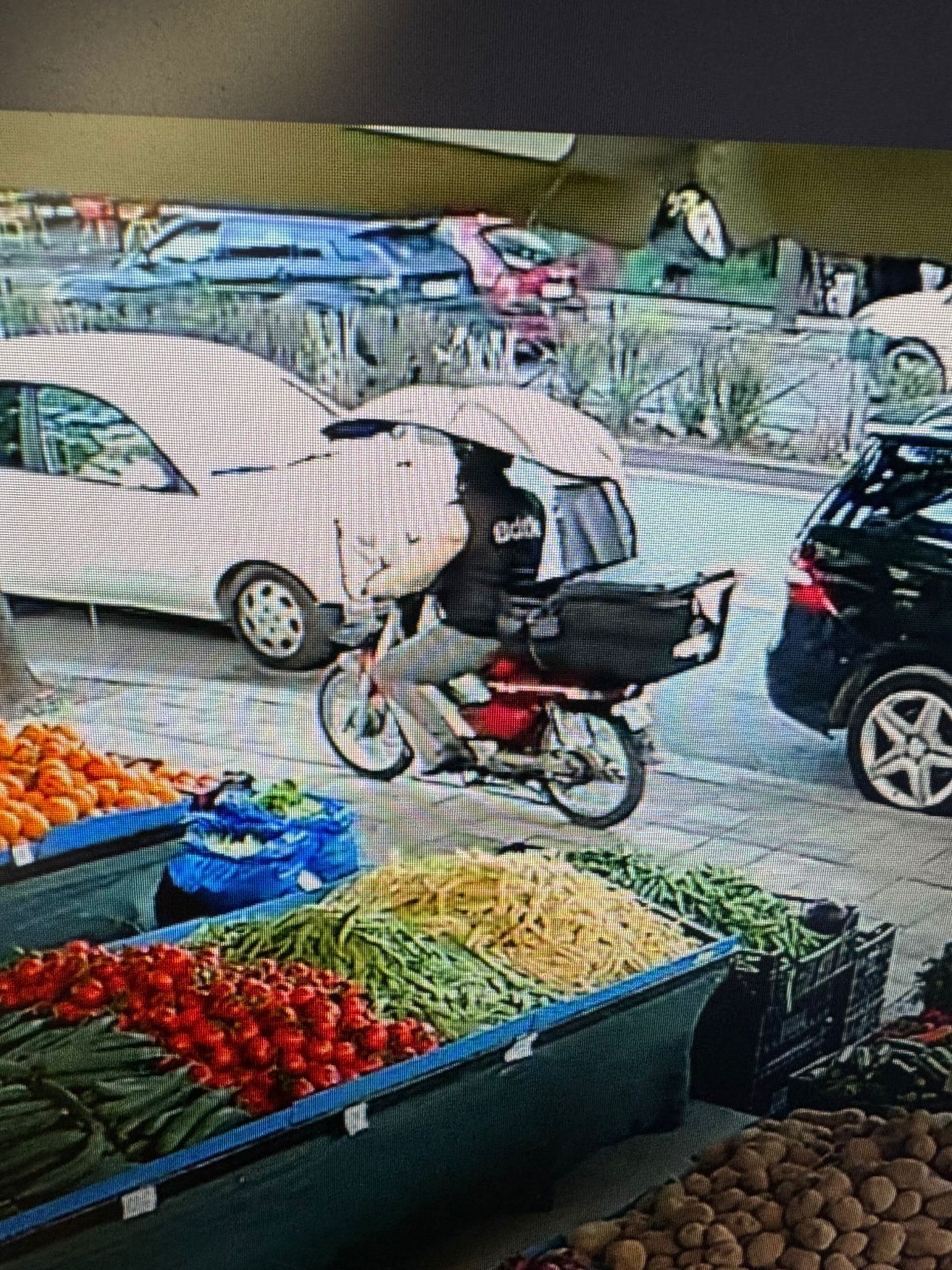 Zonjës i bie portofoli  Motoristi që e mori  të më kthejë dokumentet