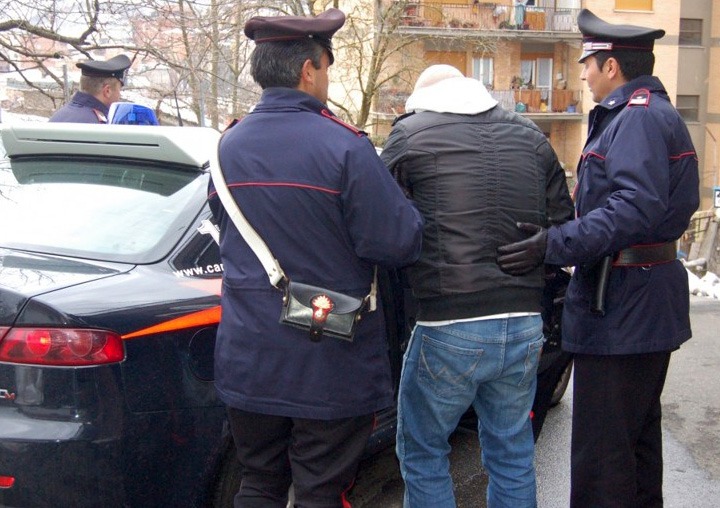 U kap me mbi 2 milionë euro drogë në makinë  arrestohet shqiptari në Itali