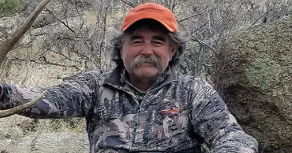 Pagoi 40 000 USD  milioneri amerikan vdes në gjueti pas sulmit nga një tufë elefantësh