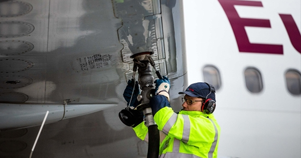 Çfarë ndodh nëse mbaron karburanti i avionëve  Katër skenarët e krizës
