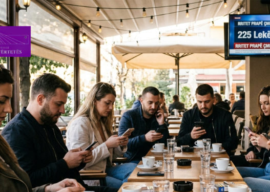 Tirana në flakë: Rinia mbush sheshet për rritjen e naftës
