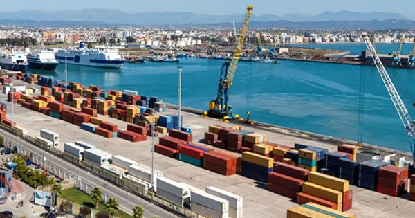 Durrës  Kontenieri me mallra të bllokuara dërgohet  gabimisht  në Greqi  nisin hetimet
