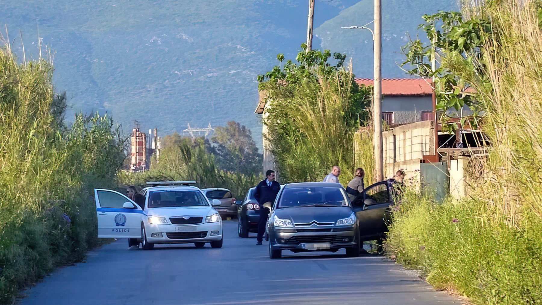 Detaje nga vrasja e shqiptarit në Greqi  gjendet arma e krimit