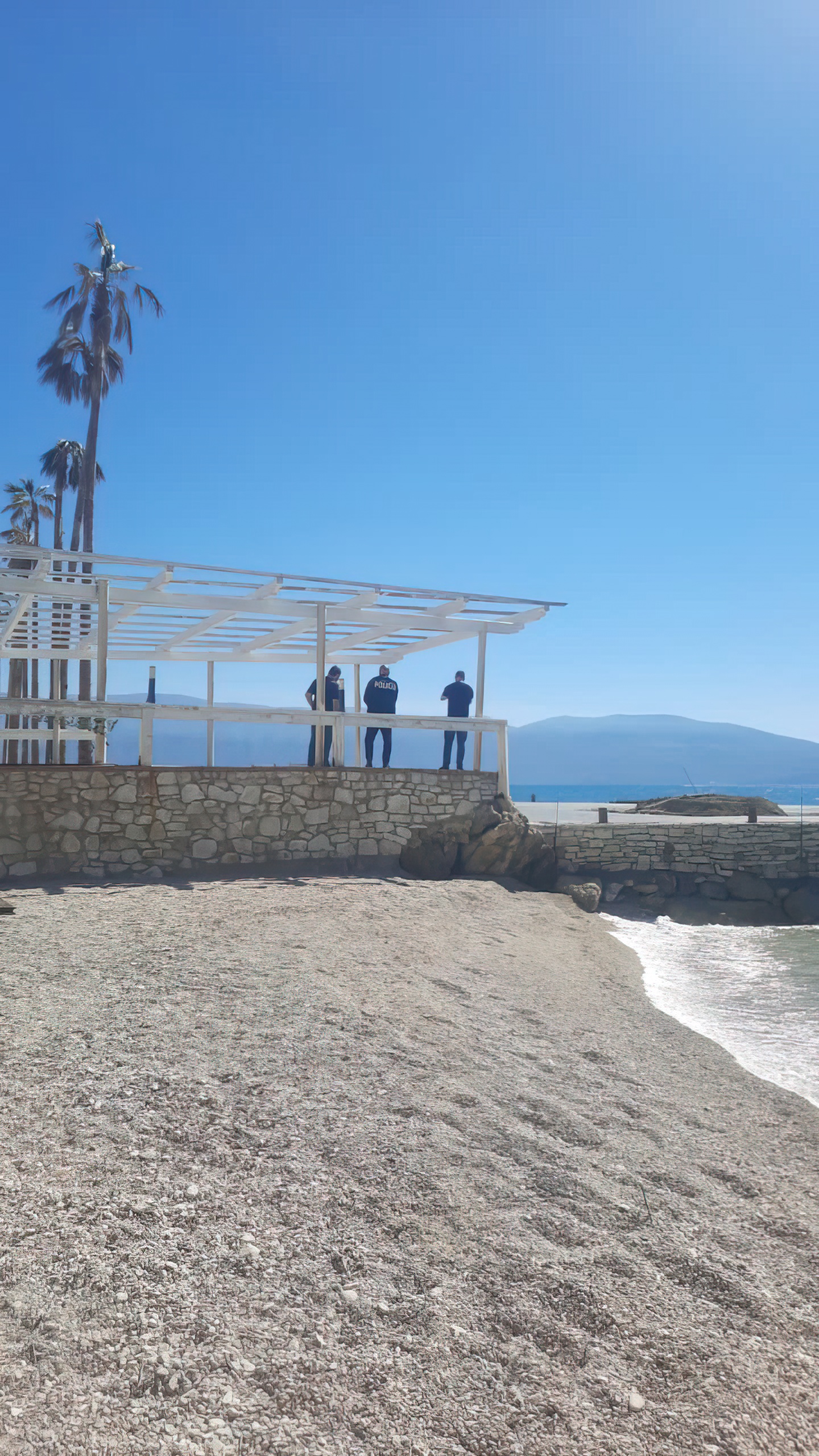 Një orë pas publikimit në JOQ  policia zbarkon te  kantieri i ndërtimit  brenda në det