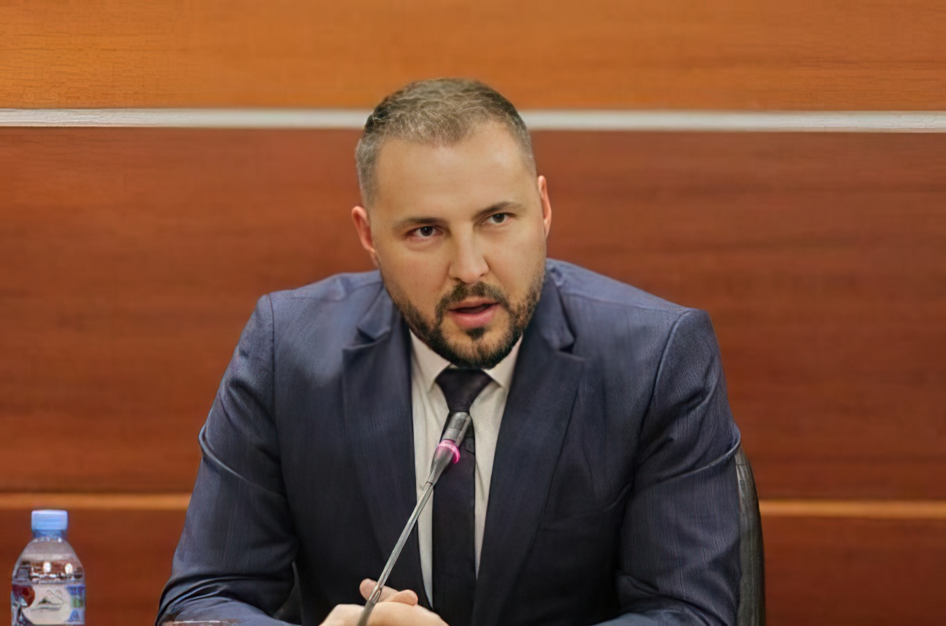 Pas skandaleve në burgje Klevis Qose emërohet në krye të AMP