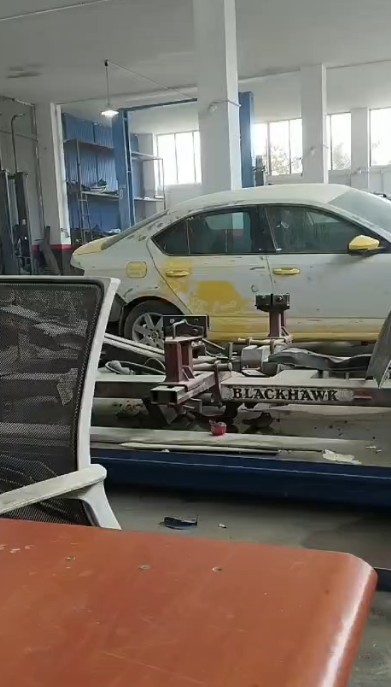 Bukë mes pluhurit në ofiçinë  Për çfarë i paguan bashkia Tiranë 9 mln lekë 