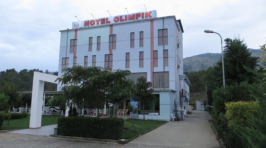 Vdes bashkëpronari i një hoteli në Gjirokastër  ra nga tarraca e biznesit