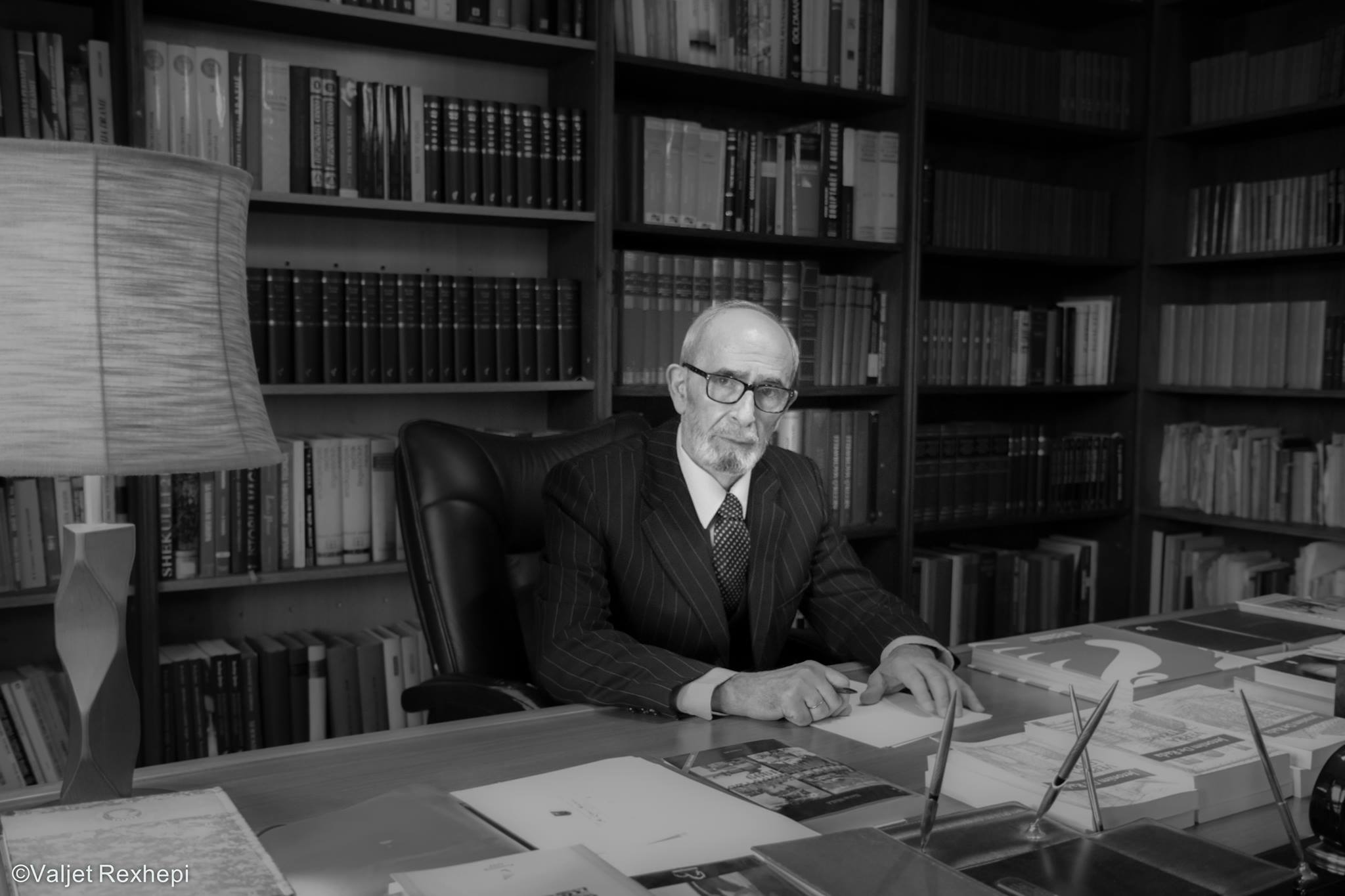 Shuhet në moshën 89-vjeçare akademiku Rexhep Qosja