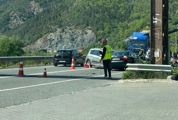 Aksident me vdekje në aksin Milot Rrëshen  3 të plagosur rëndë