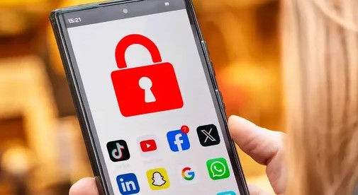 A duhet të ndalohen rrjetet sociale për fëmijët 