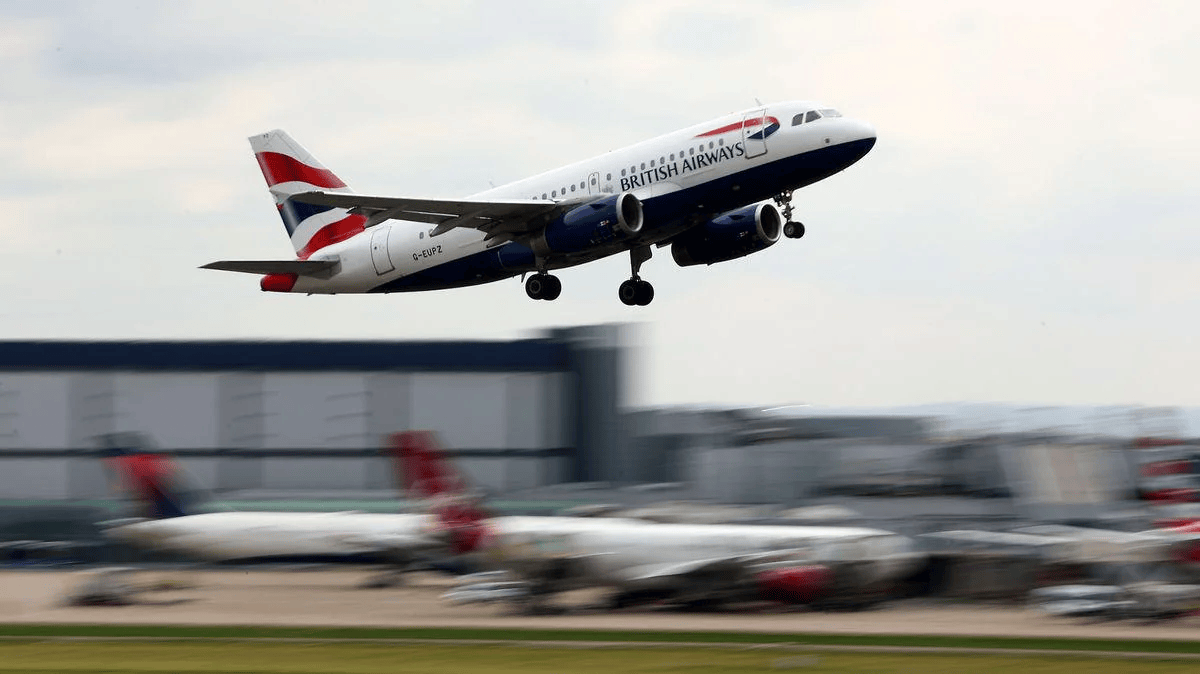 incident-ne-ajer-avioni-me-48-pasagjere-perplaset-me-nje-dron-gjate-uljes