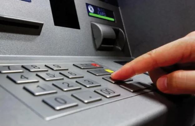 Policia me apel për qytetarët: Mos hapni linqe të dyshimta, rrezik për vjedhjen e të dhënave bankare