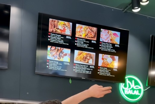 Simboli  Hallall   por në menu mish derri dhe alkool  Qytetari denoncon FastFood  Point  në Sarandë
